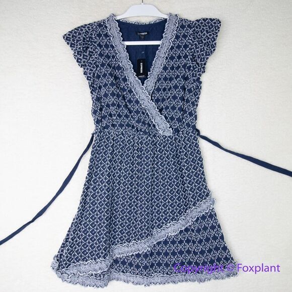 New! Express Eyelet Faux Wrap Dress Blue‎ White Short Sleeve Casual, S - Picture 2 of 16